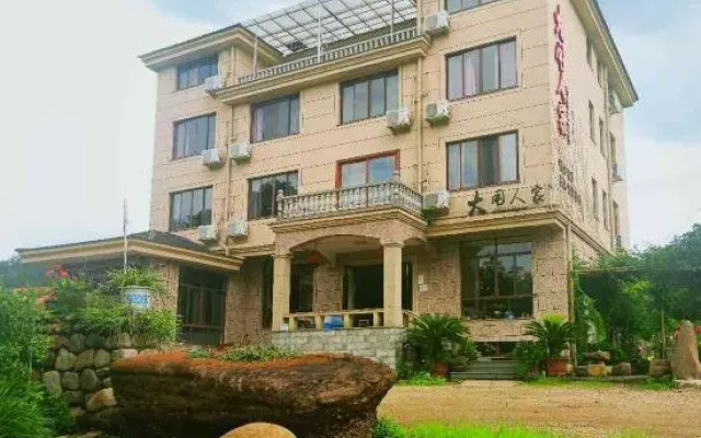 Xinchang makes great use of people's farm life