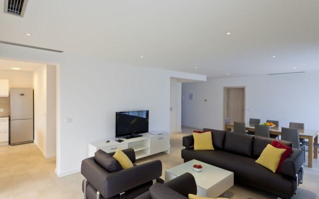 Luxurious Villa Novigrad With Swimming Pool