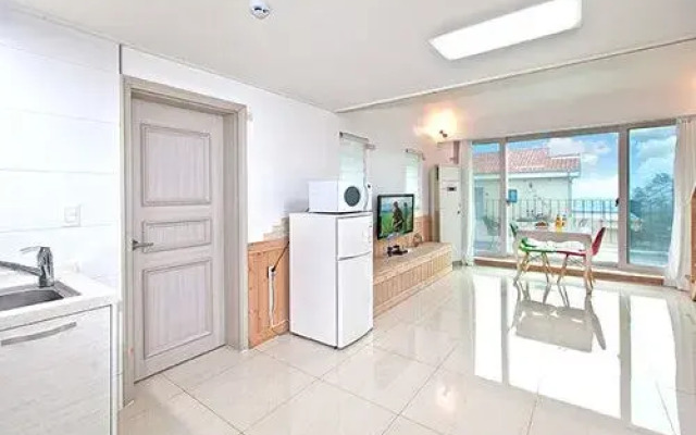Taean Gomseom Paradise Pension