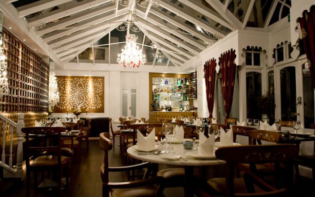 Fines Bayliwick Hotel