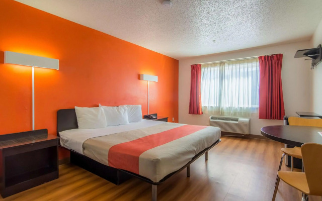 Motel 6 Dallas, TX - North - Richardson