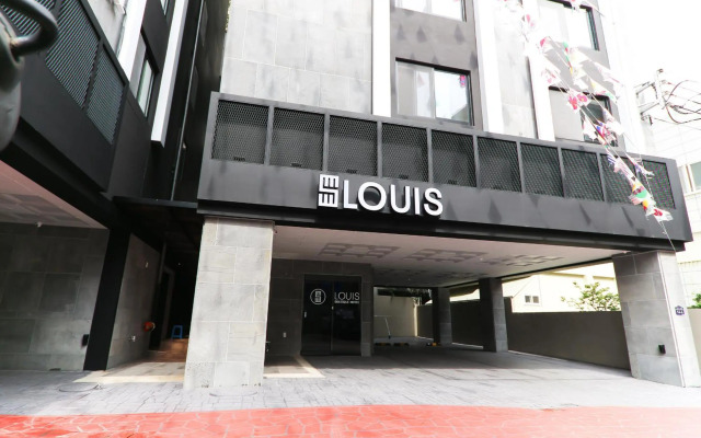 Louis Hotel