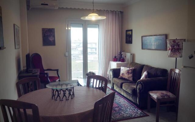 Sunny apartment near the center