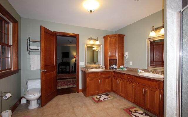 Stone Edge Estate Bed & Breakfast
