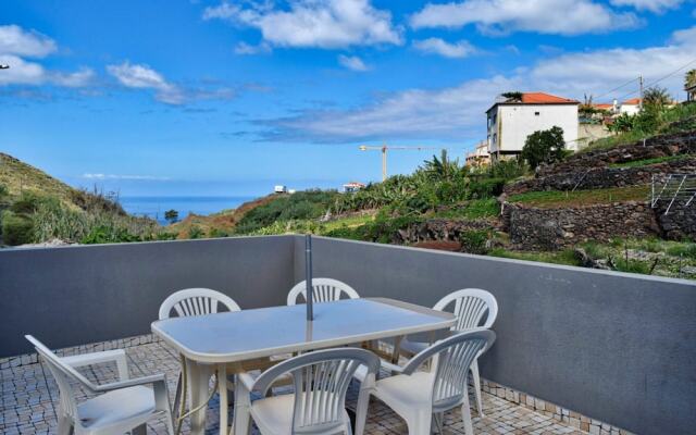 Casa Calhau da Lapa a Home in Madeira