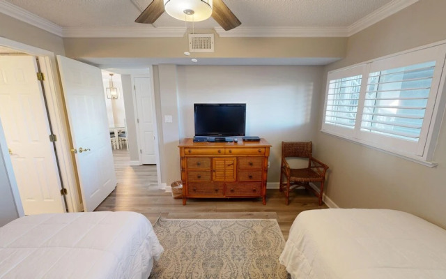 Beach House 202a 2 Bedroom Condo