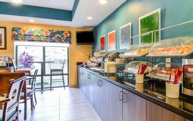 Comfort Suites Tampa - Brandon