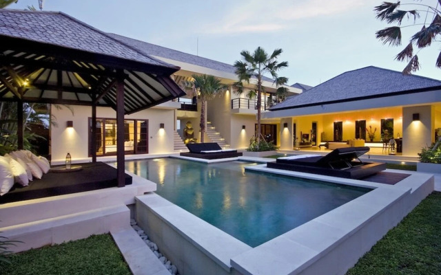 Private Villas, 4 Br, Canggu With Staff