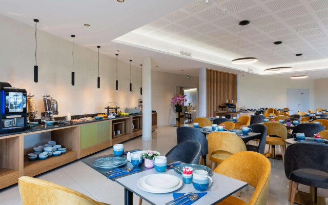 Brit Hotel Privilège Paris - Rosny