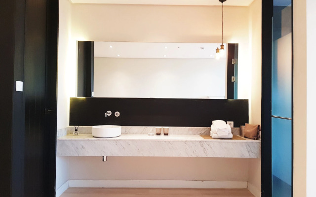 Hotel & Pool Villa Attirance