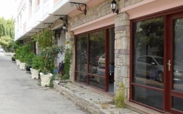 Laçin Otel