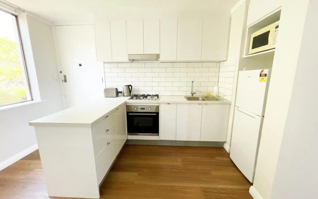 Studio 101 - First floor Fremantle studio apartment