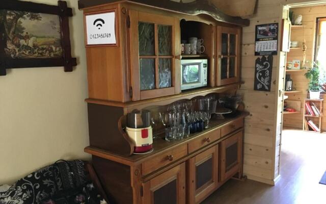 Willa Karolinka Stróża