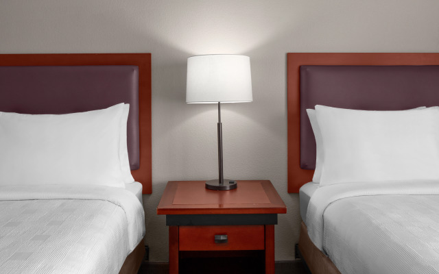 Larkspur Landing Extended Stay Suites Campbell