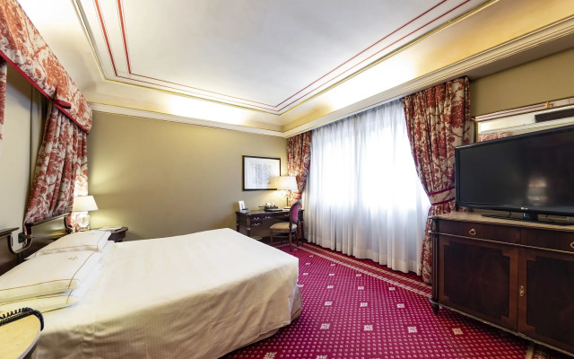 River Château Hotel