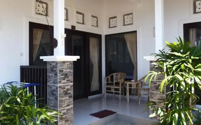 Sunset Coin Beach Homestay Amed