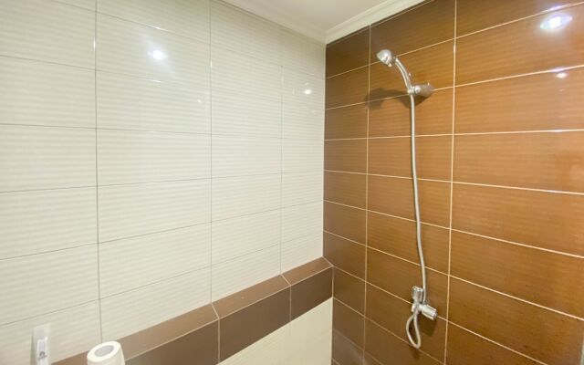 Homey And Cozy Stay Studio Margonda Residence 3 Apartment