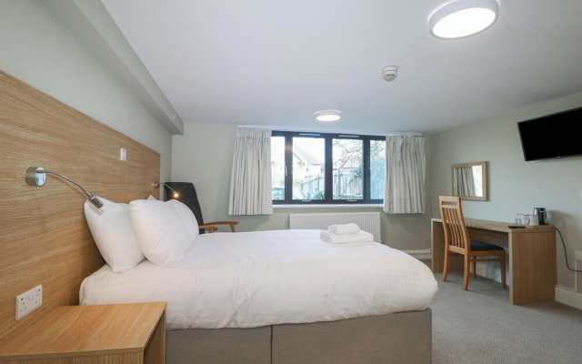 Marine Court Suite