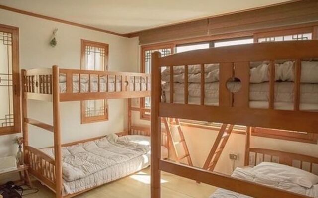 Orage Guesthouse - Hostel