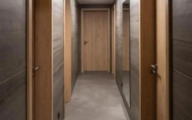 Home & Work Apartments