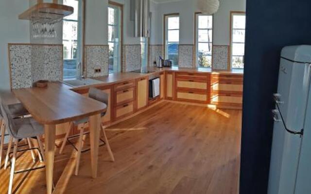 "Winter" Apartment