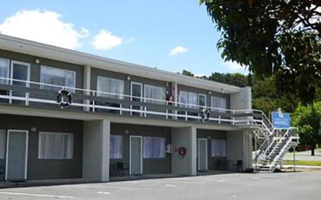 Marina Court Motel