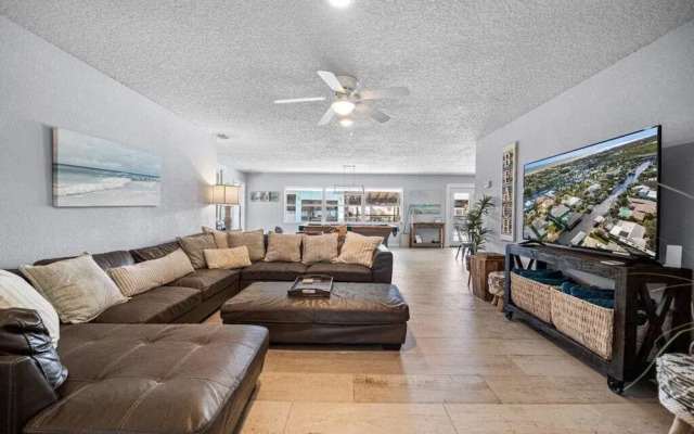 Canal Front Beach Home, Private Pool