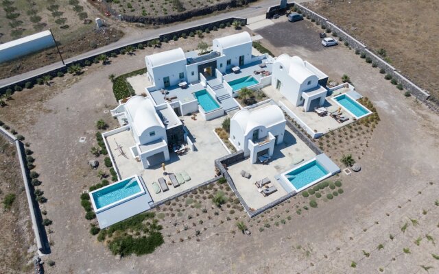 Oia Kissiri - private pool Villas
