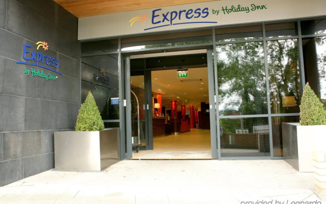 Holiday Inn Express Hotel Dublin Airport by IHG