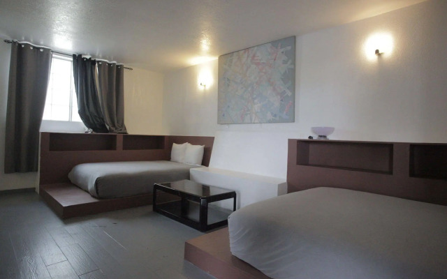 LA Royal Viking Apartments