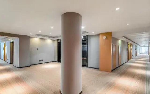 Carlton K Hotel