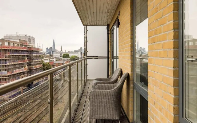 The Limehouse Classic - Endearing 2bdr Flat With Balcony