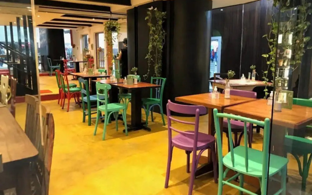 Akile Homes experiences Geek