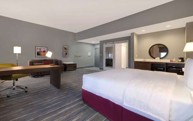 Hampton Inn & Suites Marina