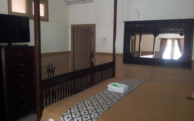 Ndalem Suratin Guesthouse