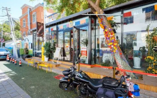 Kailash Youth Hostel – Outside – Yining