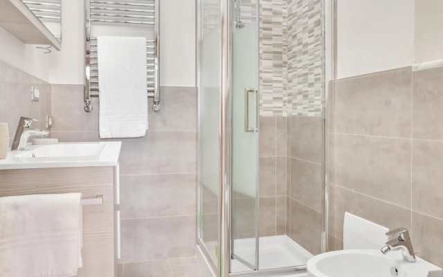 Keith Haring Cozy Apartment