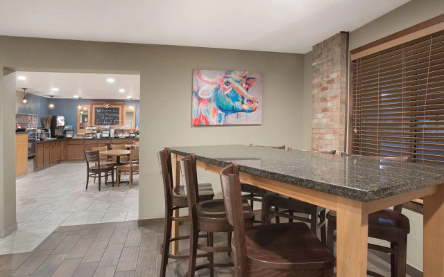 AmericInn by Wyndham Mount Pleasant