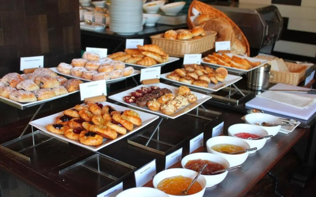 Hotel Peridot Near IGI Delhi Airport