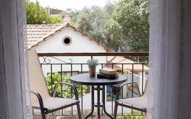 The Island Life Apartments by Konnect, Ipsos Beach