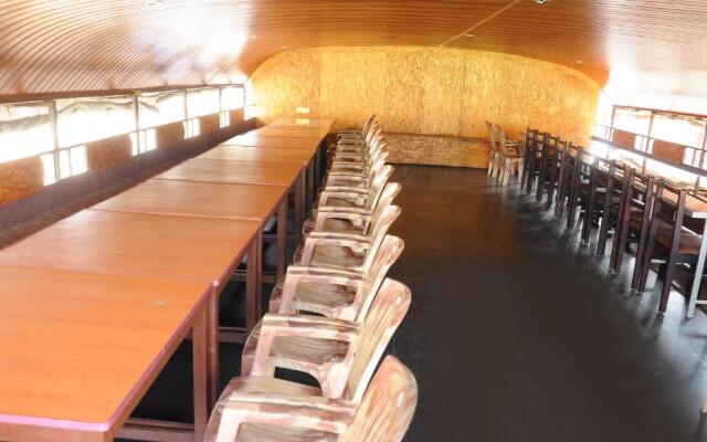 Beachparadise  Daycruise houseboat