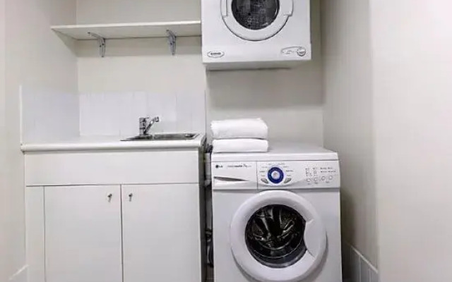 Oaks Brisbane on Felix Suites