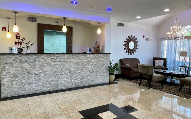 Best Western Roanoke Inn & Suites