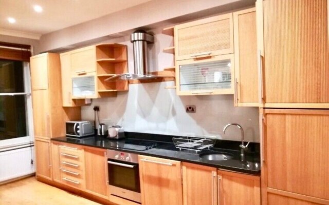 2 Bed Earls Court Hfs14