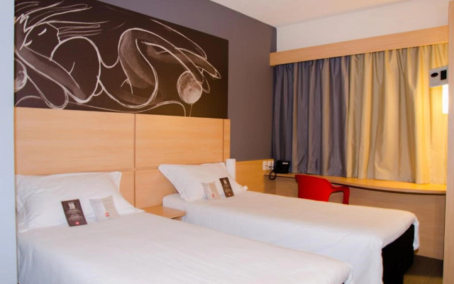 ibis Porto Alegre Assis Brasil