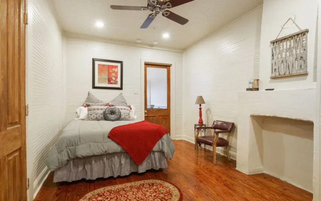 4 Bedroom 5 beds - 2030