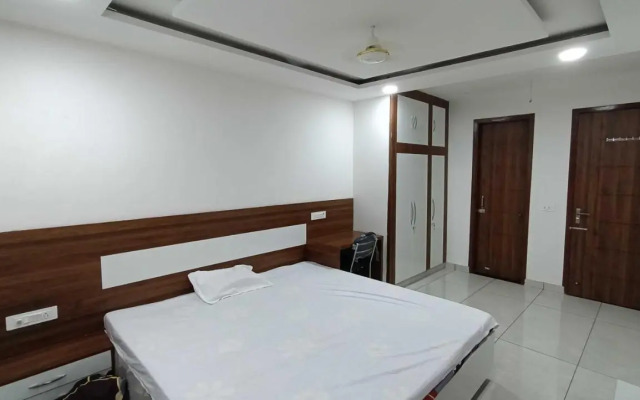 Oyo Home 89062 Ishwar Bharti Apartments