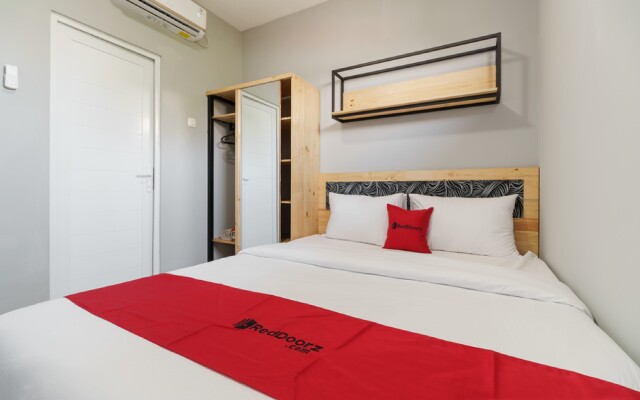 RedDoorz near Plaza Atrium Senen