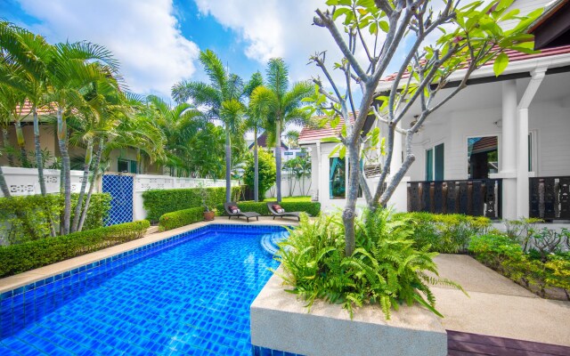 Green Residence Pool Villa