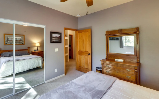Wraparound Deck + Large Yard: Pinetop Home!